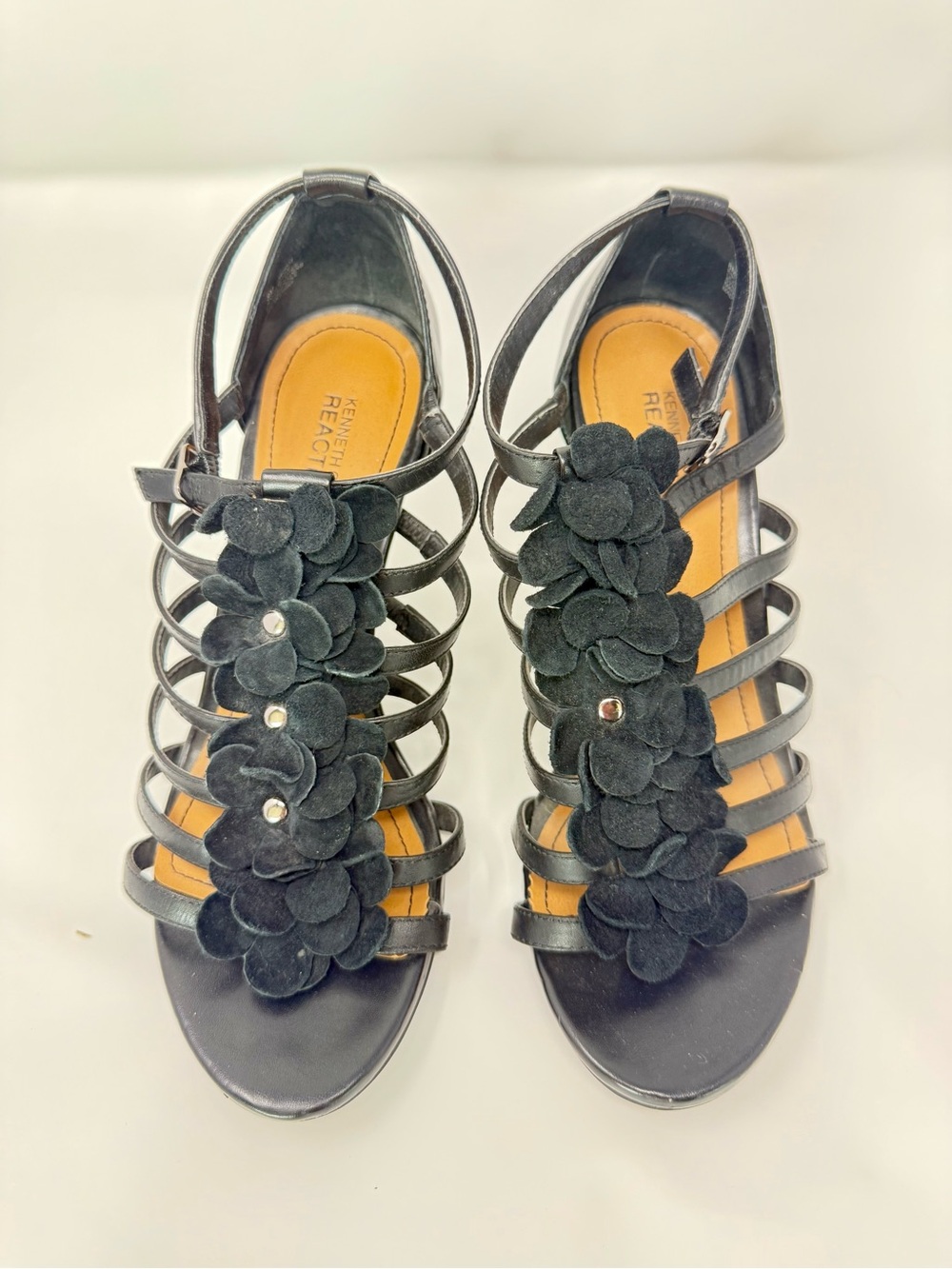 Kenneth Cole Reaction Black Floral Strappy Gladiator Sandals Size 8M